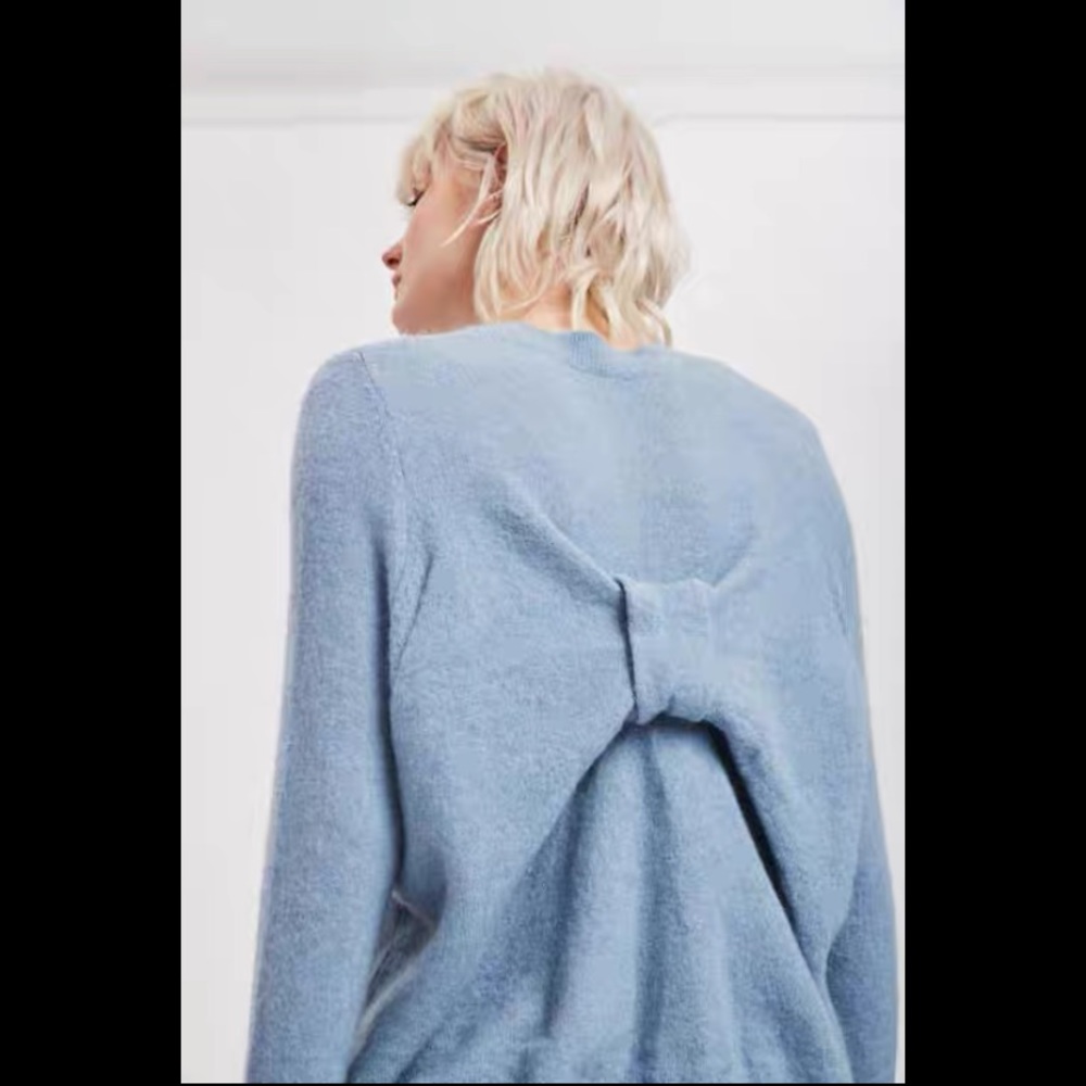 Bow back style jumper